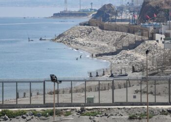 خلال عمليات التصدي لاقتحام سبتة المحتلة..اعتقال آلاف الأشخاص