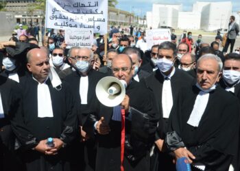 المحامون يقررون تنفيذ برنامج احتجاجي تصاعدي