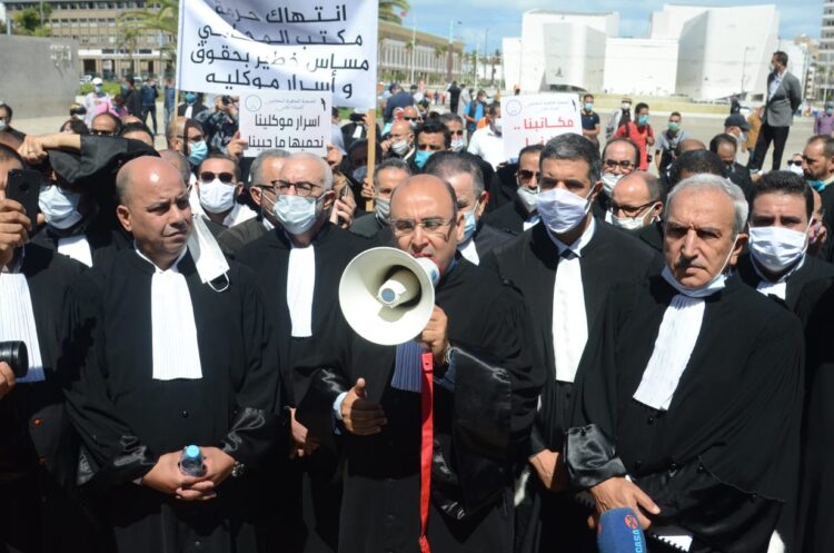المحامون يقررون تنفيذ برنامج احتجاجي تصاعدي