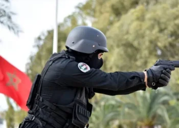 الدار البيضاء..موظف شرطة يضطر لاستخدام سلاحه الوظيفي لتحييد خطر صادر عن جانح