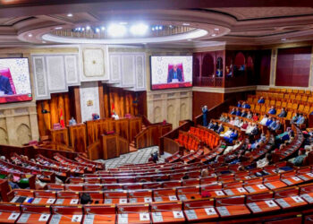 المصادقة بالأغلبية على مشروع قانون الإضراب