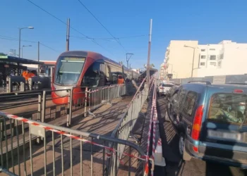 البيضاء ..اصطدام شاحنة بمحطة ترامواي بخلف قتيلان