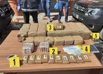 ميناء طنجة المتوسط..إحباط محاولة تهريب 514 كلغ من الكوكايين داخل حاوية فحم
