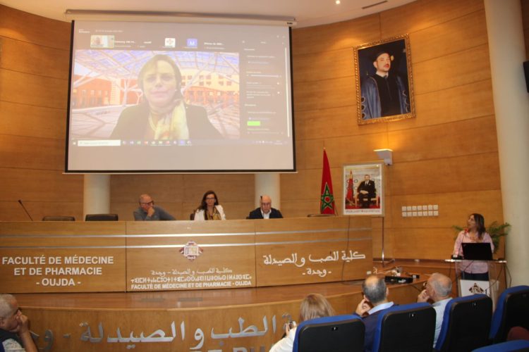 وجدة.. مائدة مستديرة حول تكوين الأطباء بالذكاء الاصطناعي